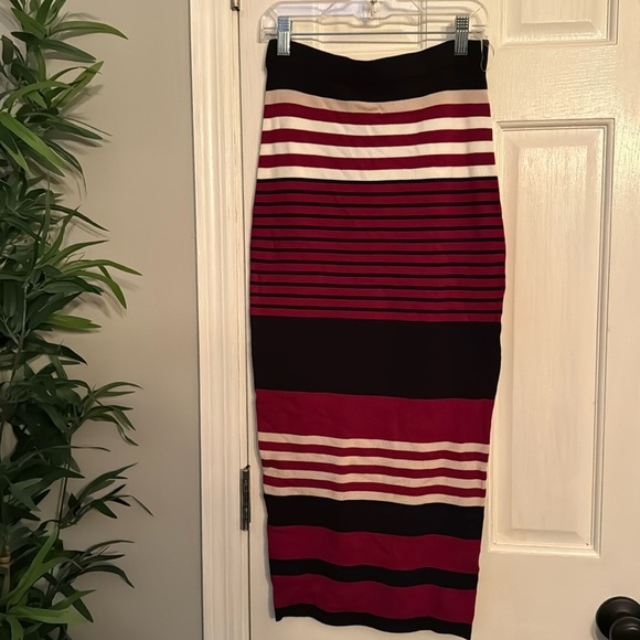 Hera red black stripped knitted pencil skirt M NWT - Picture 1 of 9